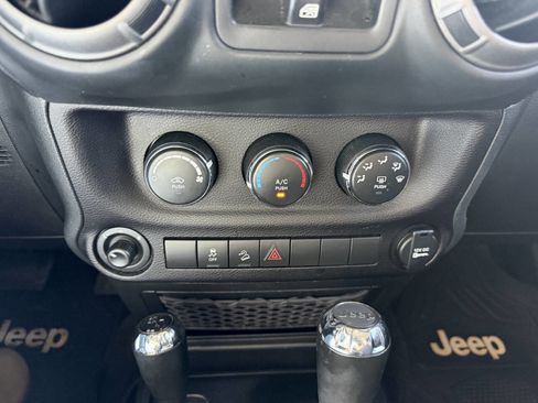 Used 2018 Jeep Wrangler Unlimited Sport S AWD/4WD image 21