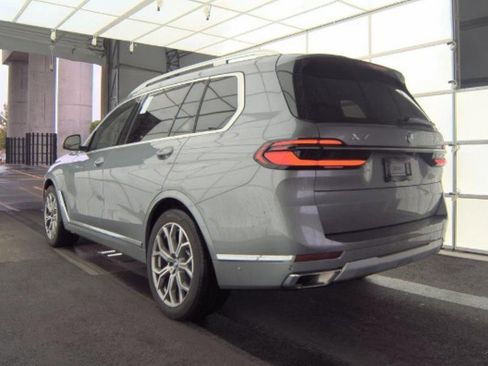 Used 2025 BMW X7 xDrive40i AWD/4WD image 6