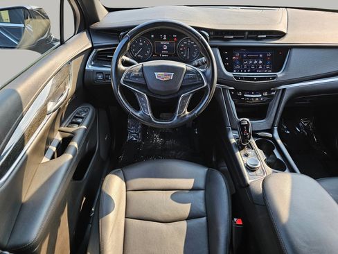 Used 2021 Cadillac XT5 Premium Luxury image 3