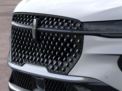 New 2026 Lincoln Nautilus Premier AWD/4WD image 17