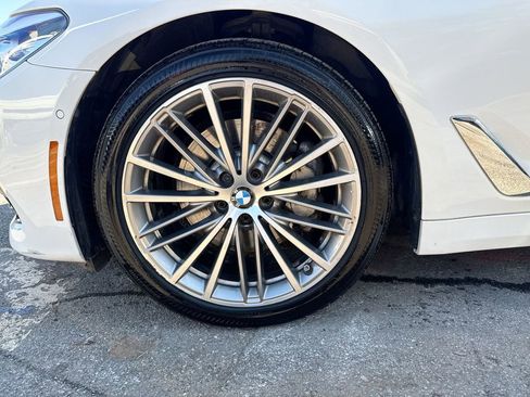 Used 2017 BMW 530i xDrive image 19