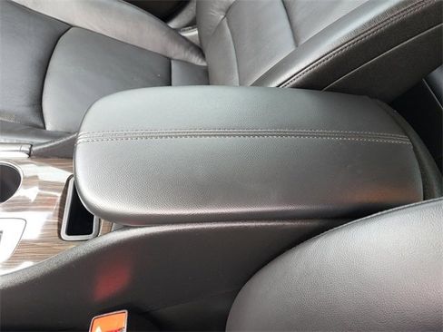 Used 2024 Chevrolet Malibu LT w/ Redline Edition image 10