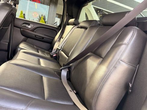 Used 2013 Chevrolet Avalanche LTZ AWD/4WD image 10