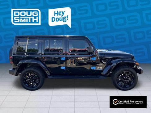 Used 2022 Jeep Wrangler Unlimited Sahara AWD/4WD image 7