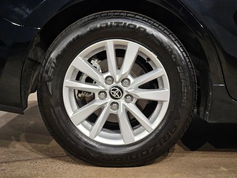 Used 2025 Toyota Camry LE FWD image 17