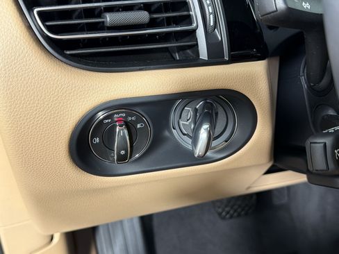 Certified 2026 Porsche Macan AWD/4WD image 26