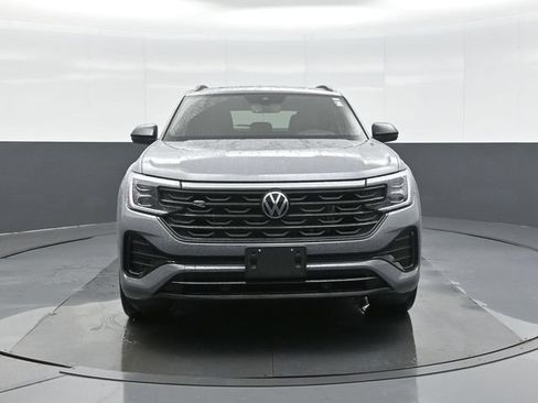 Used 2026 Volkswagen Atlas Cross Sport SEL R-Line AWD/4WD image 2