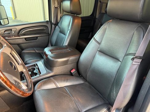 Used 2014 GMC Sierra 3500 Denali image 9