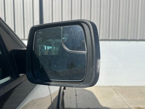 Used 2019 RAM 1500 Laramie image 14