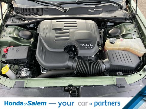 Used 2022 Dodge Challenger SXT w/ Plus Package image 9