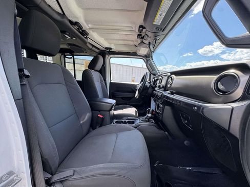 Used 2018 Jeep Wrangler Unlimited Sport AWD/4WD image 13