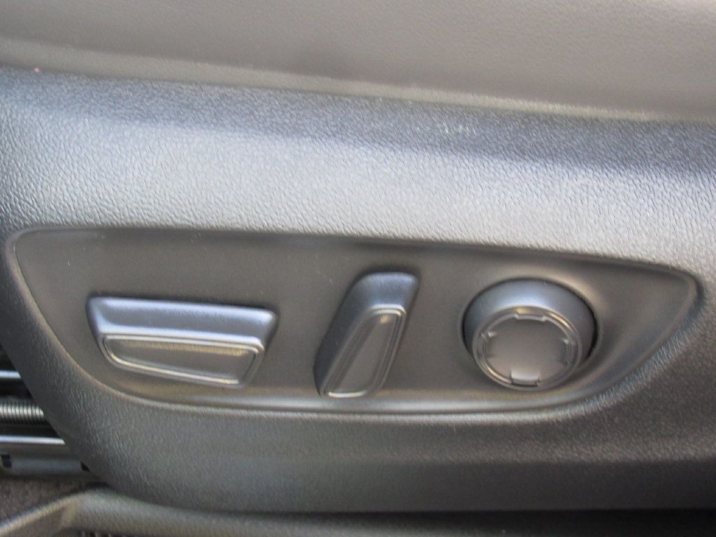 Used 2024 Toyota Sienna XSE AWD/4WD image 13