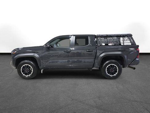 Used 2025 Toyota Tacoma TRD Off-Road image 9
