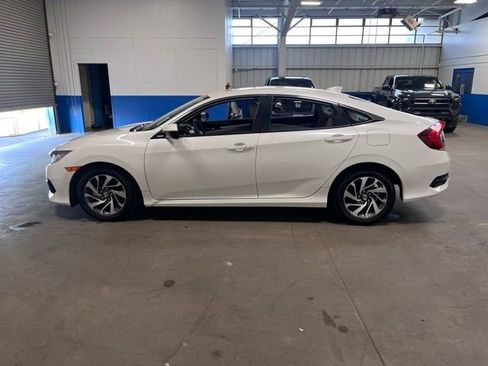 Used 2018 Honda Civic EX image 6