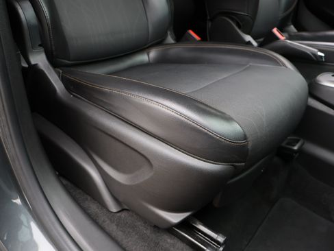 Used 2018 Chevrolet Trax LT w/ LT Convenience Package FWD image 9