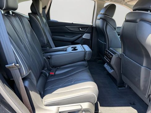 Used 2025 Acura MDX SH-AWD w/ Advance Package image 8