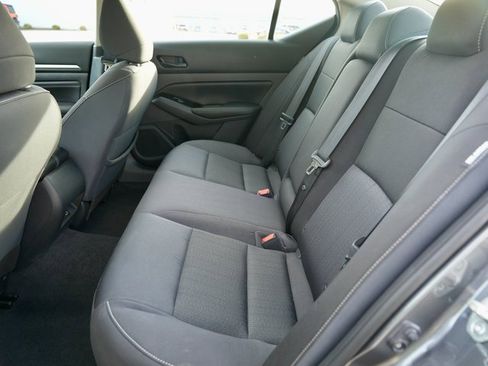 Used 2023 Nissan Altima 2.5 SV w/ SV Premium Package image 11