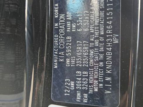 Used 2024 Kia Carnival LX image 23