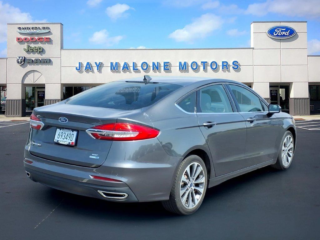 Used 2020 Ford Fusion SE AWD/4WD image 2