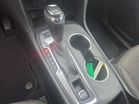 Used 2020 Chevrolet Equinox LT image 24