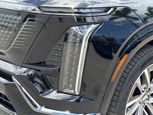 New 2027 Cadillac Vistiq Sport AWD/4WD image 14