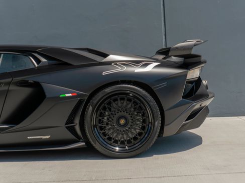 Used 2019 Lamborghini Aventador SVJ AWD/4WD image 21