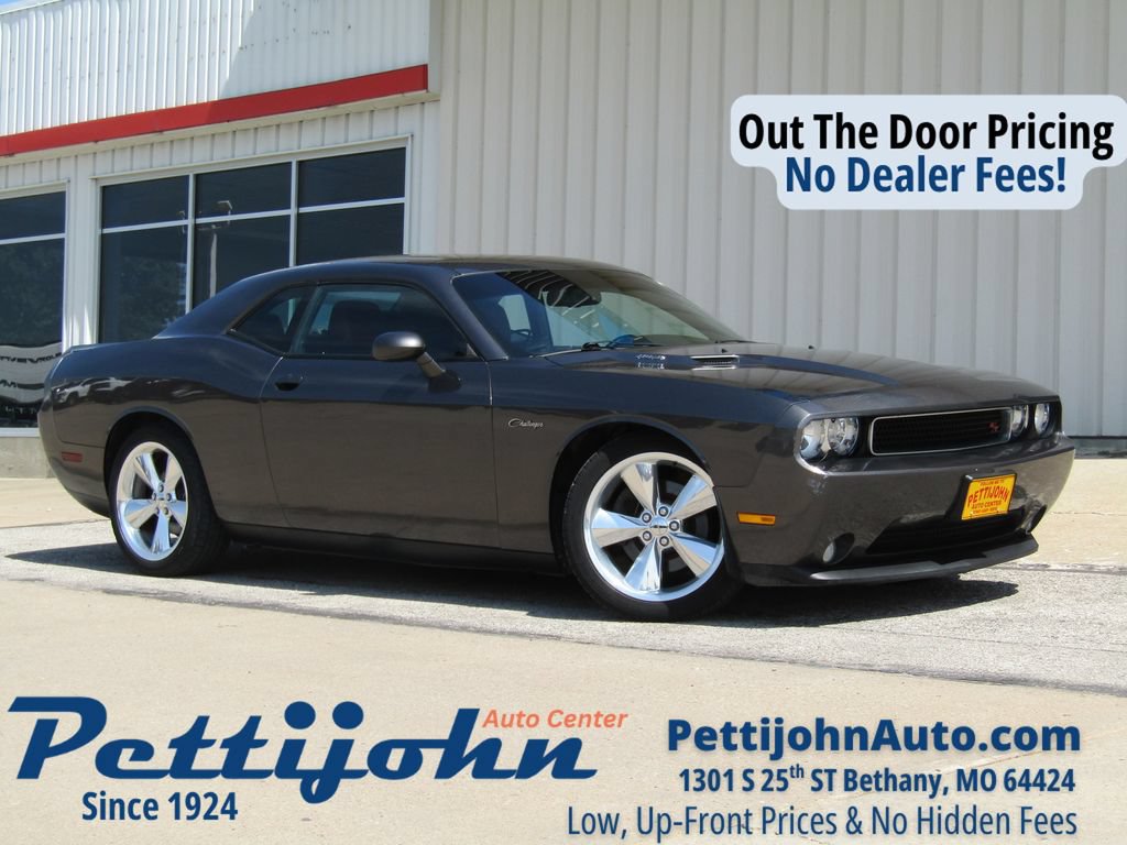 Used 2014 Dodge Challenger R/T RWD image 1