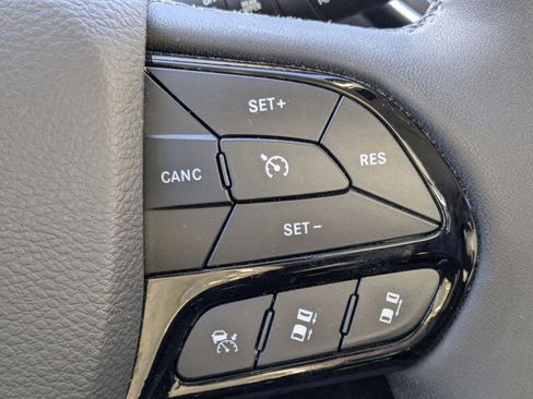 Used 2023 Jeep Cherokee Altitude Lux w/ Lux Elite Package image 17