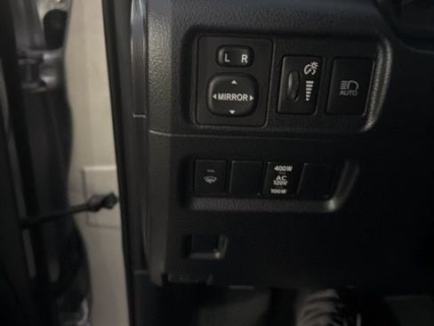 Used 2021 Toyota 4Runner Venture w/ Moonroof Package image 8