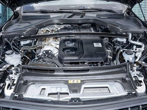 Used 2024 Mercedes-Benz GLC 43 AMG 4MATIC image 37