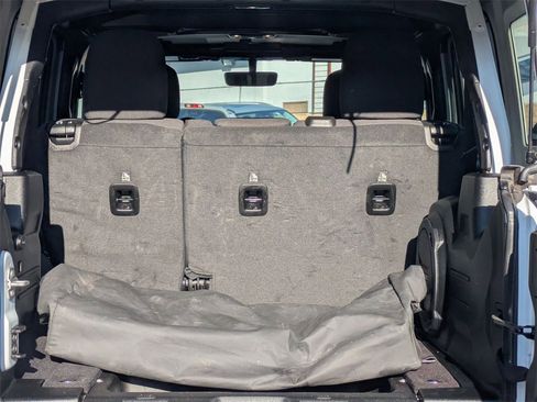 Used 2023 Jeep Wrangler Unlimited Rubicon image 30