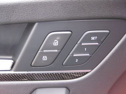 Used 2018 Audi SQ5 Prestige w/ Prestige Package image 11