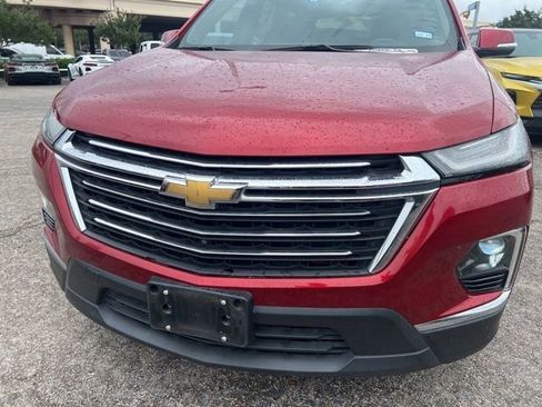 Used 2023 Chevrolet Traverse LT w/ Rear Camera Mirror Package FWD image 7