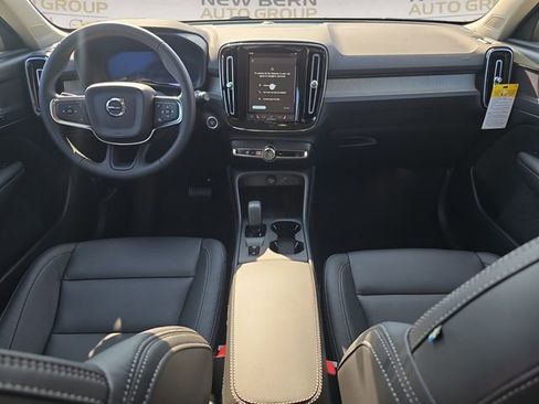 New 2026 Volvo XC40 B5 Core AWD/4WD image 10