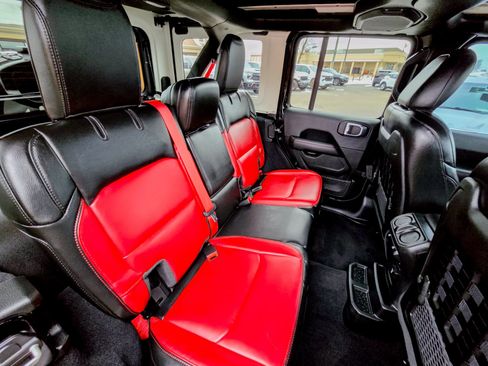 Used 2023 Jeep Wrangler Unlimited Rubicon 392 AWD/4WD image 33