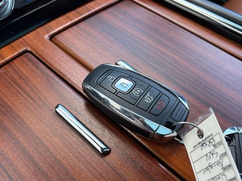 Used 2018 Lincoln Navigator Reserve w/ Technology Package image 28