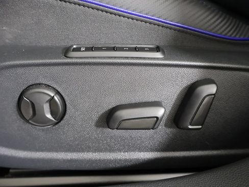 Used 2023 Volkswagen Golf R AWD/4WD image 37