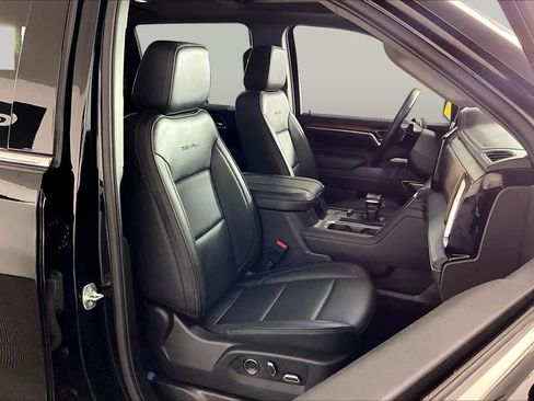 Used 2025 GMC Sierra 1500 Denali w/ Denali Reserve Package AWD/4WD image 9