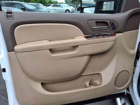 Used 2010 GMC Sierra 3500 SLT w/ SLT Convenience Package image 13