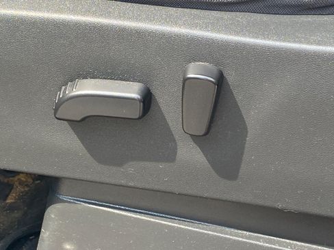 Used 2023 Nissan Frontier SV AWD/4WD image 15