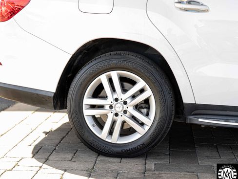 Used 2016 Mercedes-Benz GL 450 4MATIC w/ Premium I Package image 10