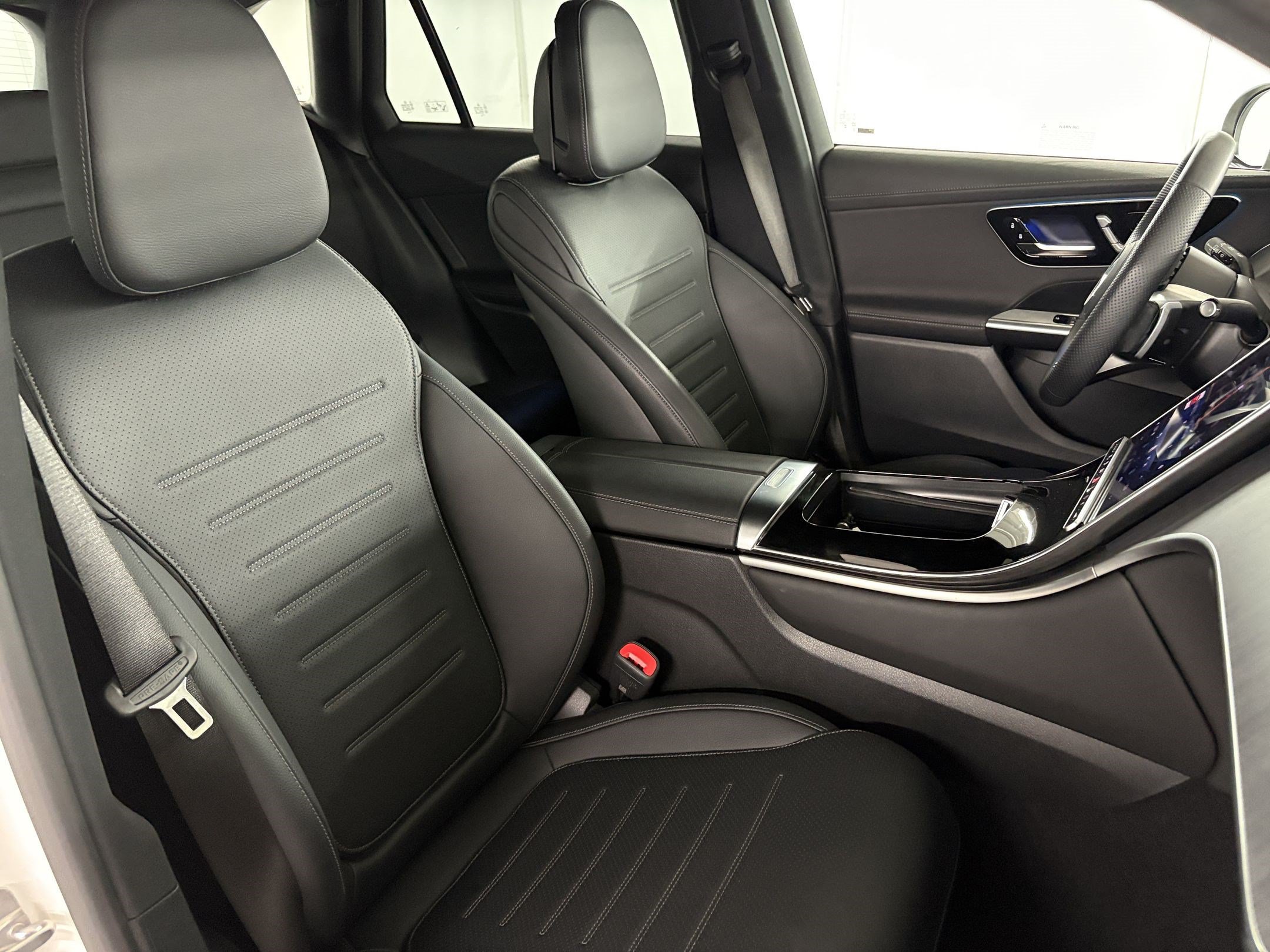 Certified 2025 Mercedes-Benz GLC 350e 4MATIC image 34