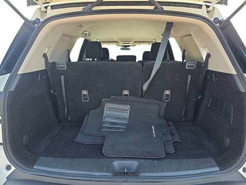 Used 2024 Nissan Pathfinder SV FWD image 28