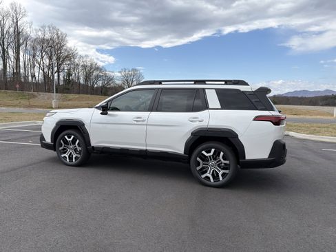 New 2026 Subaru Outback Touring XT image 5