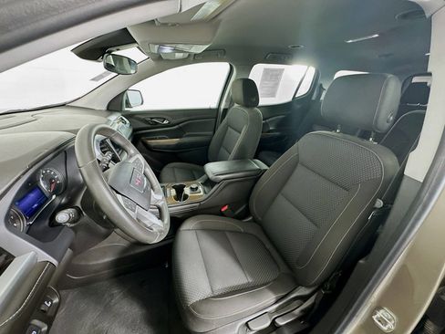 Used 2023 GMC Acadia SLE image 13