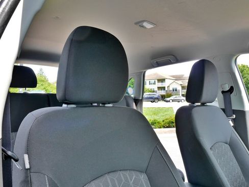 Used 2025 Mitsubishi Outlander Sport ES AWD/4WD image 14