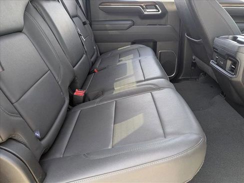 Used 2025 Chevrolet Silverado 1500 LT Trail Boss w/ Convenience Package II AWD/4WD image 19