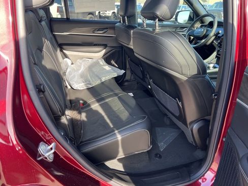 New 2026 Jeep Grand Cherokee Altitude image 13