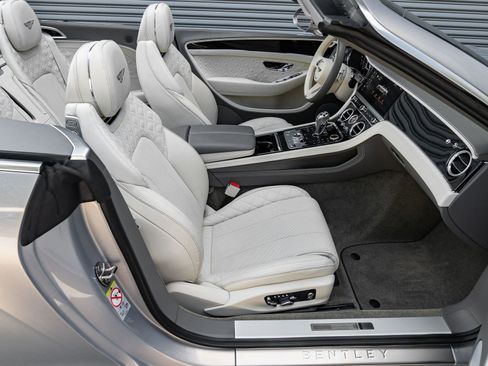 Used 2022 Bentley Continental GT image 45