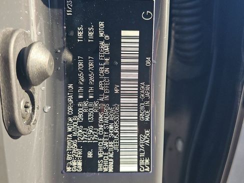 Used 2024 Toyota 4Runner SR5 RWD image 21